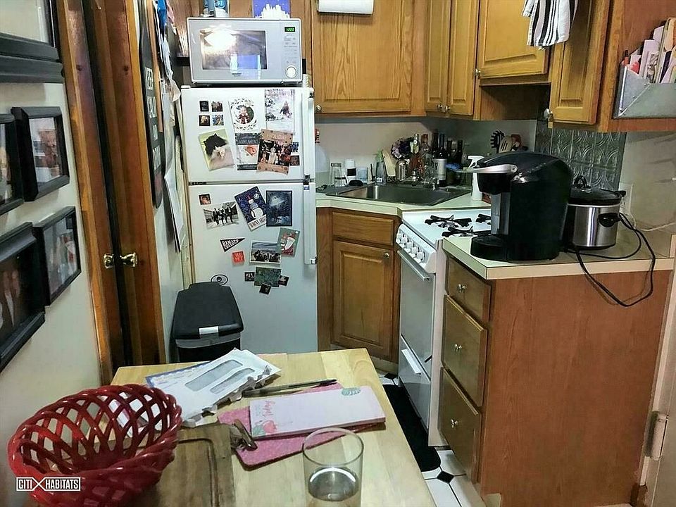 2nd image of 334 W 71st St APT 1
