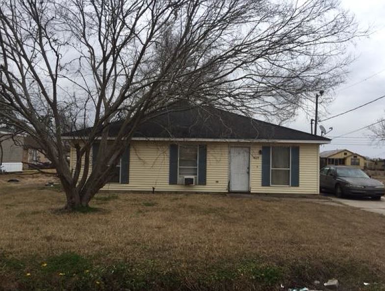 2nd image of 1425 Magnolia Heights St