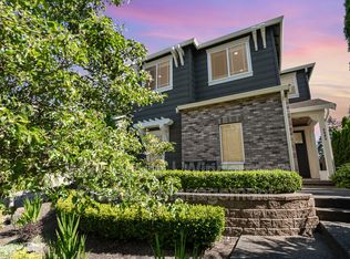 4005 W Briarcliff Ln, Seattle, WA 98199