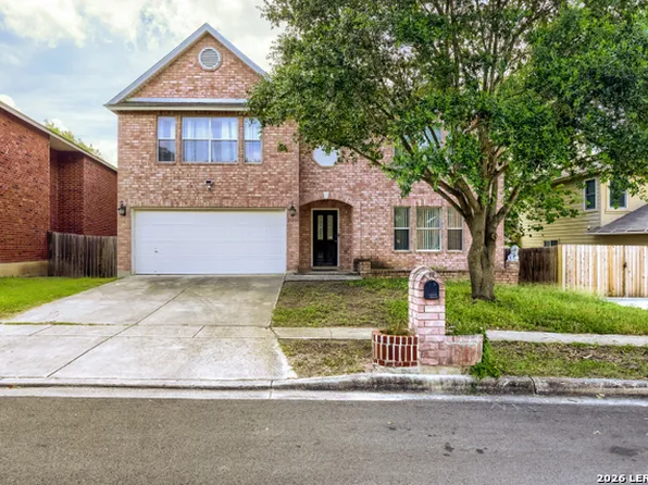 11208 Forest Smt, Live Oak, TX 78233