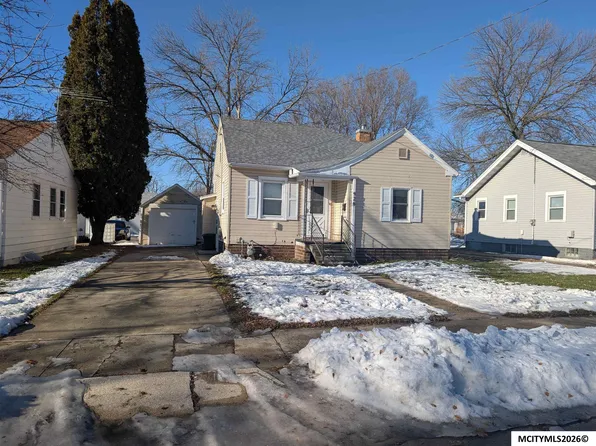 926 N Harrison Ave, Mason City, IA 50401