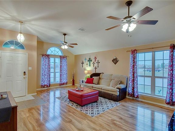 5th image of 1624 Turtledove Dr