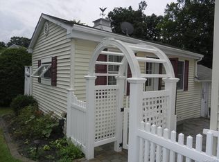 33 West Dr, Mahopac, NY 10541