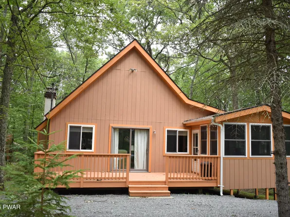 224 Maple Ridge Dr, Lords Valley, PA 18428