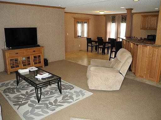 4th image of 16 Oak Hills Ln