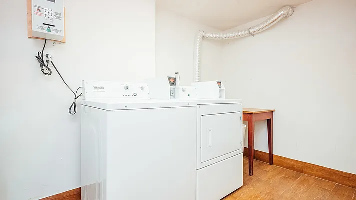 Rented by Nooklyn NYC LLC | media 31