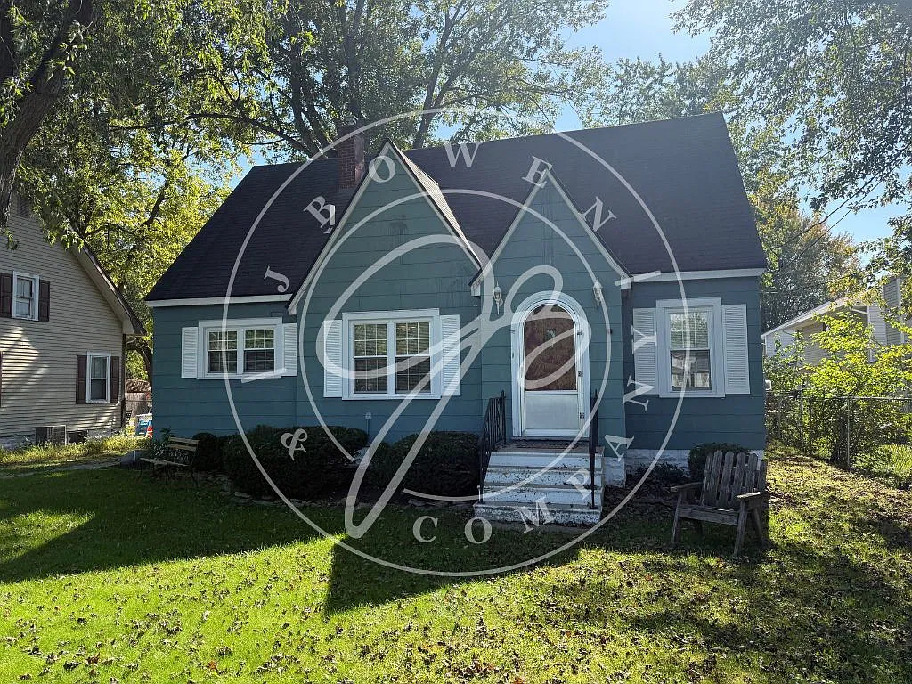 3 bed, 1.0 bath, 1200 sqft, $1,595 — Photo 2