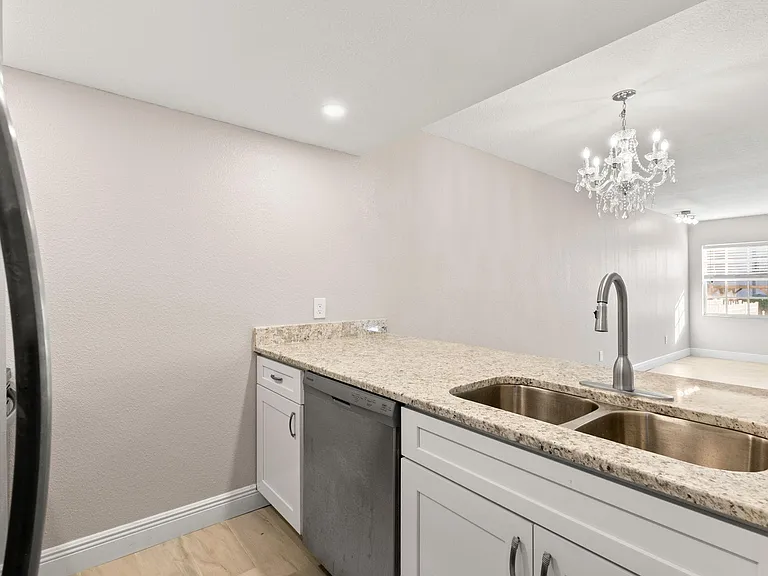 4891 W McElroy Ave #H104 — Photo 9