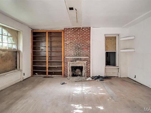 3rd image of 4169 McPherson Ave