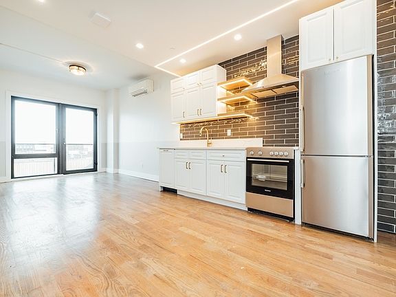 4th image of 115 Stanwix St #6170