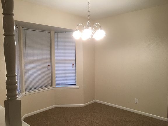 5th image of 1604 Donovan St