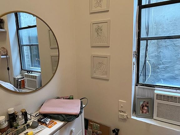 5th image of 611 E 11th St #3F