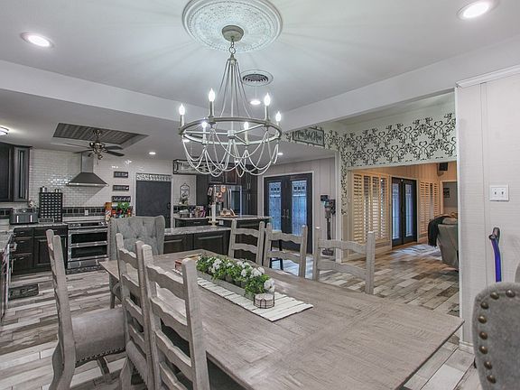 4th image of 1 Bennett Cir
