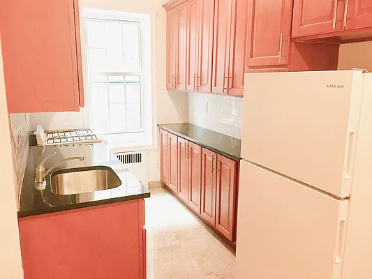 Rented by Showcase Realty | media 10