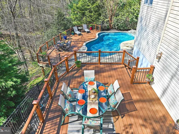 1702 Hunts End Ct, Vienna, VA 22182