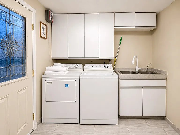 Laundry entry overview