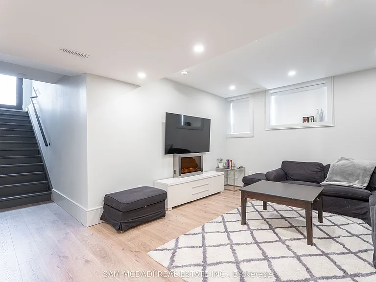 1019 Strathy Ave — Photo 31