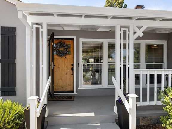 5th image of 2671 Ione Street