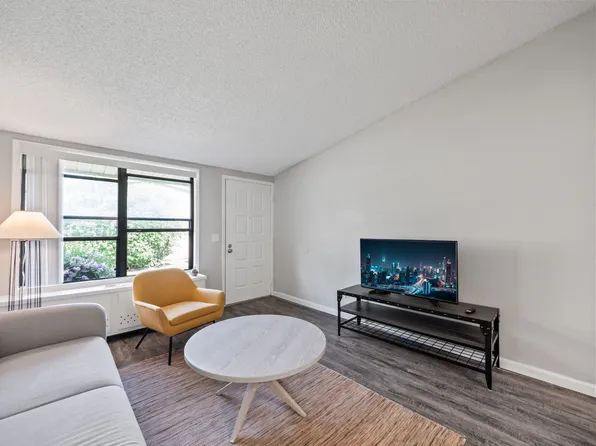 Olivewood Apartments