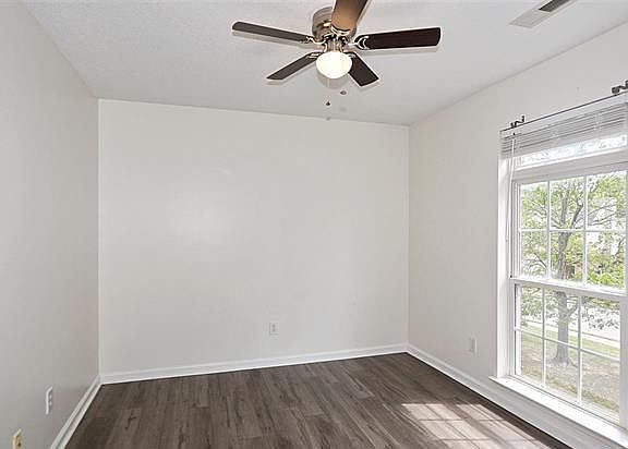 5th image of 153 Church Hill Downs Ct