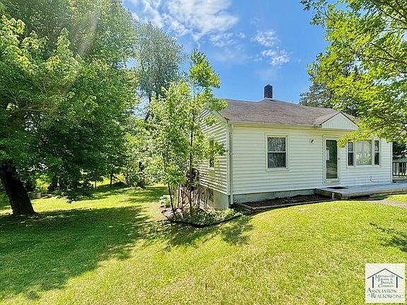 5th image of 227 Eastview Dr