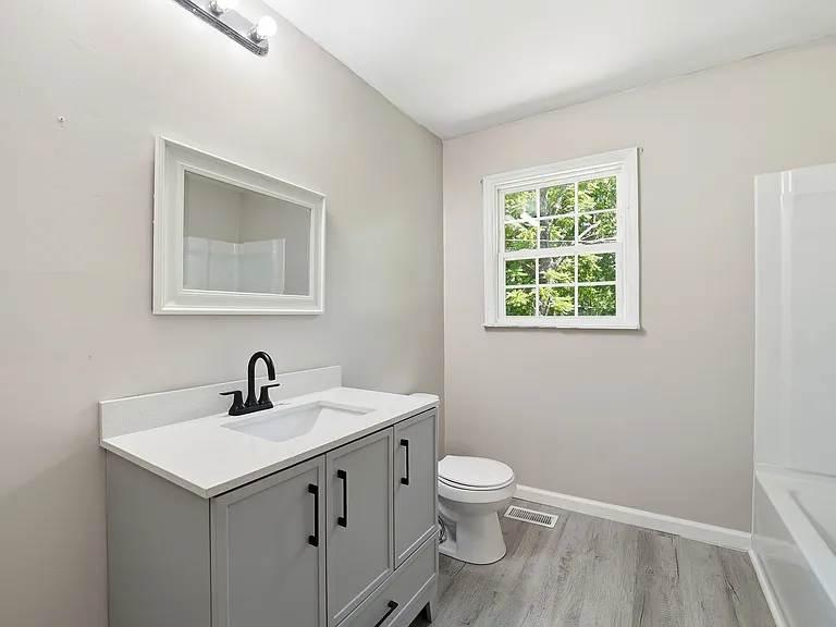 6112 Nazarene Rd — Photo 10