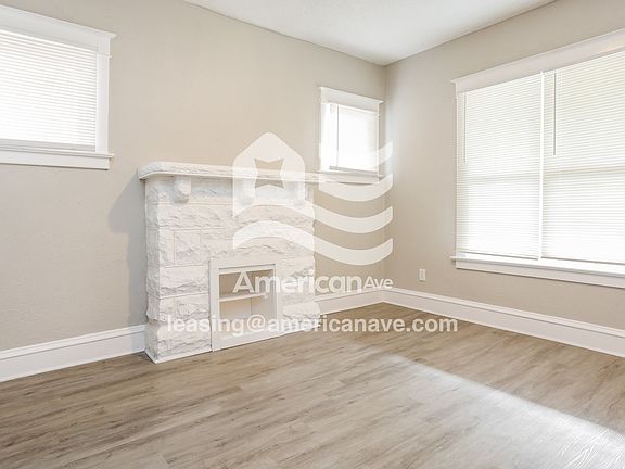 384009_003_wm_-_living_room_12995979.jpg