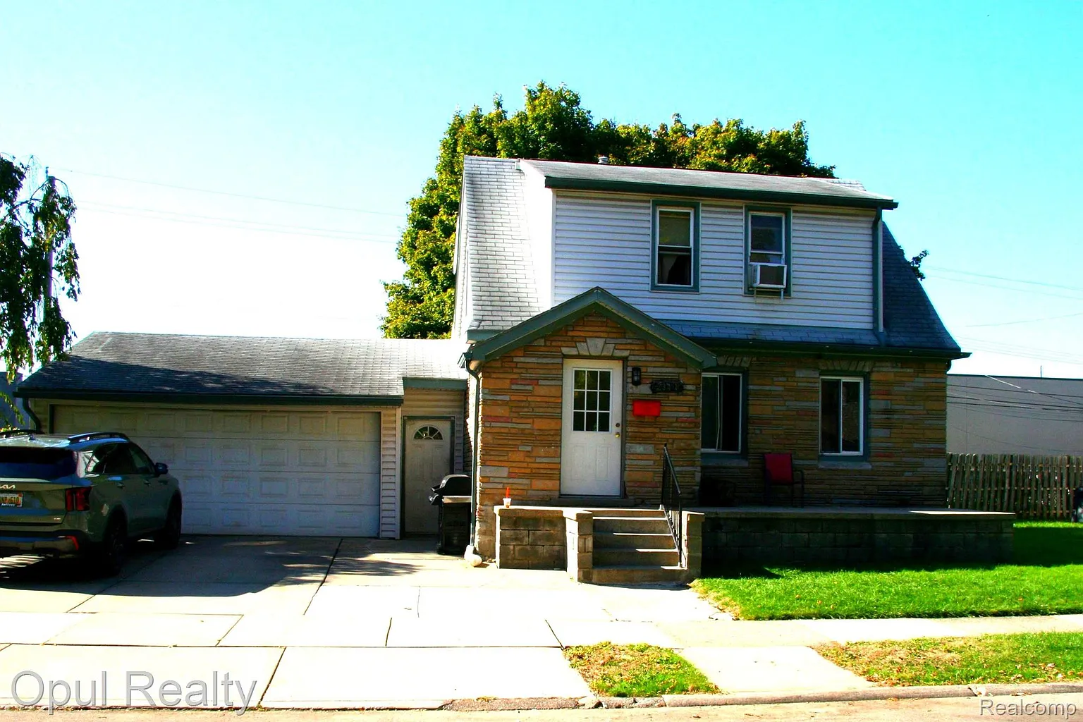 2341 McDowell St photo 1
