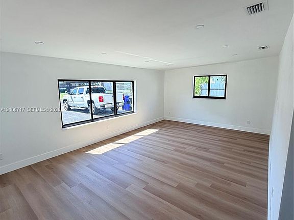 3rd image of 6811 Thomas St