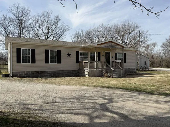 905 Ohio St, Oswego, KS 67356