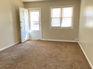 918 SW 33rd St, Topeka, KS 66611