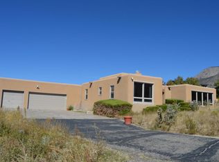 650 Cougar Loop NE, Albuquerque, NM 87122