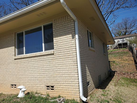 3rd image of 207 Bluebell Dr