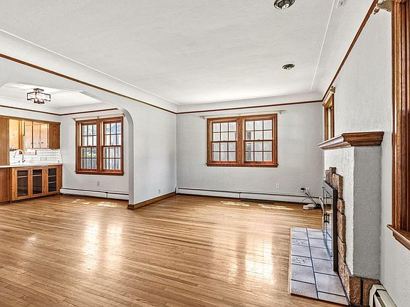 5th image of 5537 13th Ave S