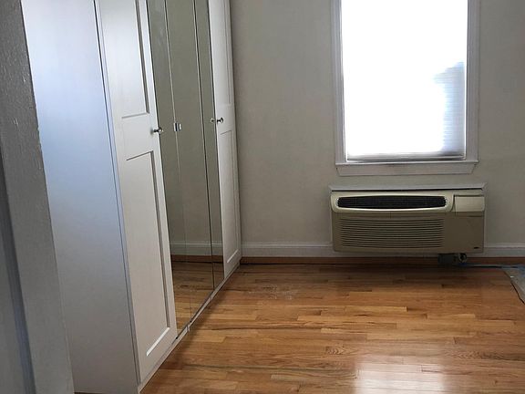 4th image of 1802 W Abingdon Dr APT 101
