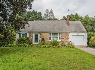57 Lake St, Moosup, CT 06354