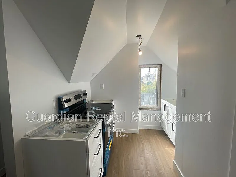 Studio, 1.0 bath, $1,650 — Photo 3