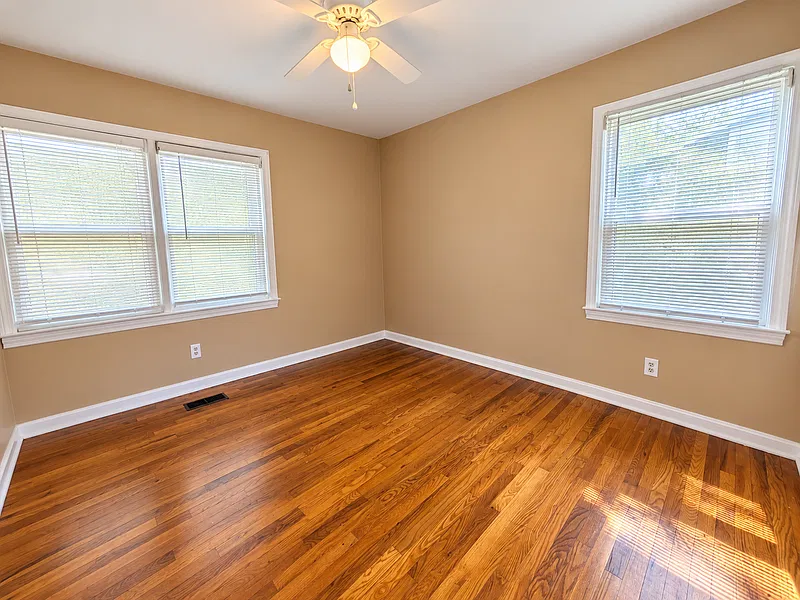 4 bed, 2.0 bath, 1600 sqft, $1,425 — Photo 4