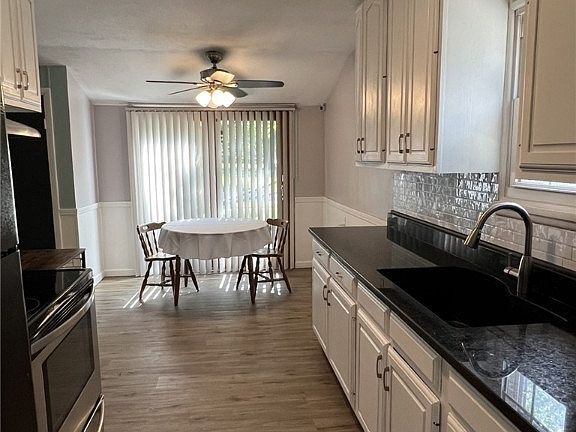 2nd image of 450 Redwood Dr