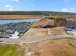 9647 Ridgeview Dr NW, Quincy, WA 98848