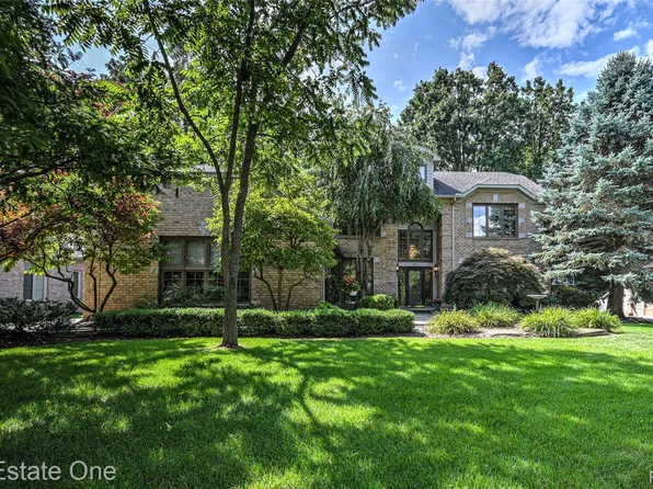 3671 Cedar Shake Dr, Rochester Hills, MI 48309