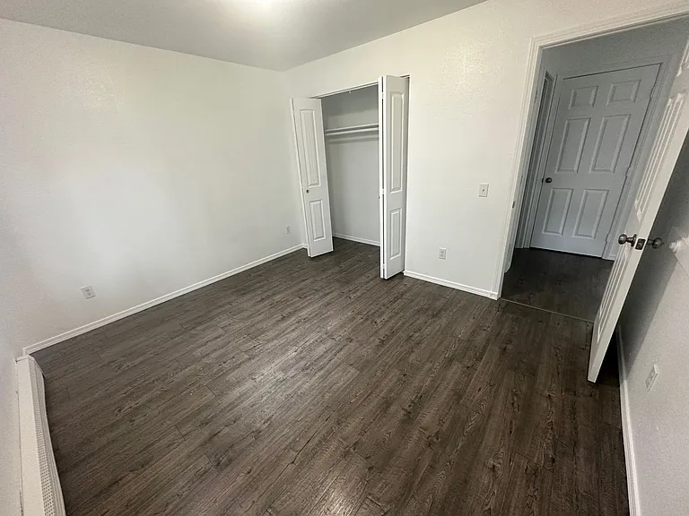 3404 Thompson Ave — Photo 4