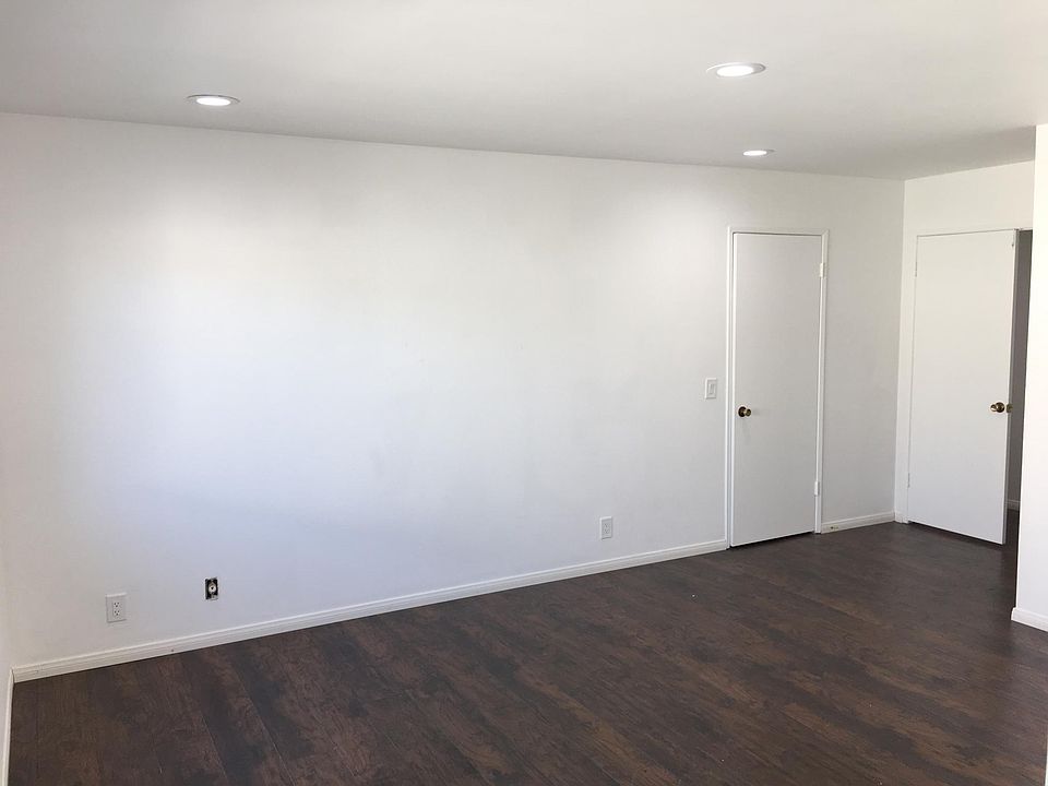 1st image of 2300 Shady Hills Dr