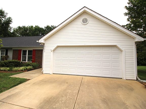 2nd image of 4443 Fair Oaks Ln
