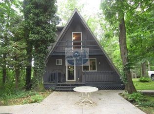 57 Edgewood Dr, Perrysville, OH 44864