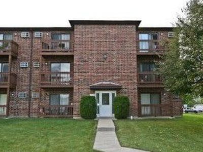1036 Spruce St APT 2B, Glendale Heights, IL, 60139