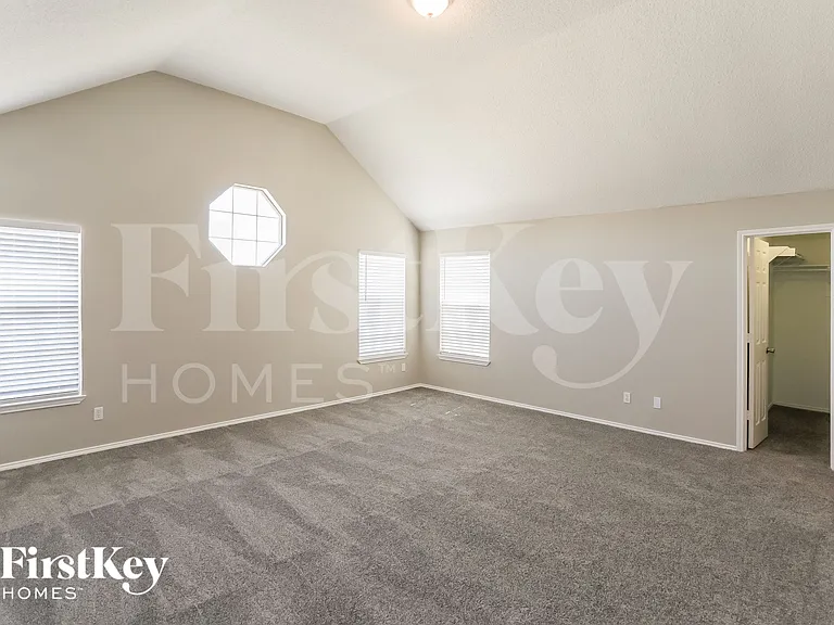 5210 Orlando Cir — Photo 11