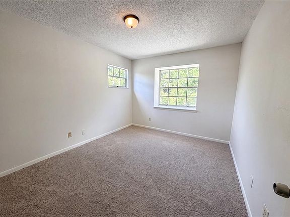4th image of 2534 Victarra Cir