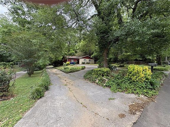 2nd image of 3514 Hill St