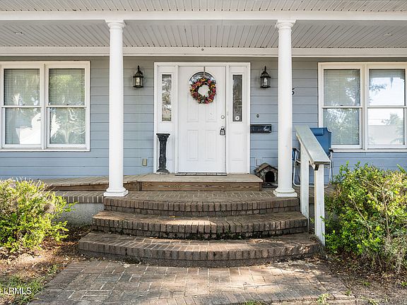 4th image of 55 Miller Drive E